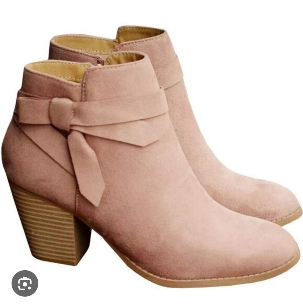 ZBY Suede Ankle Booties - Blush Sz 8 EUC